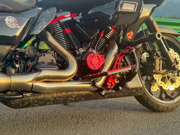 BLACK3 Carbon Fiber Belly Pan BLACK3 carbon fiber belly pan for 2024+ Harley-Davidson Touring motorcycles